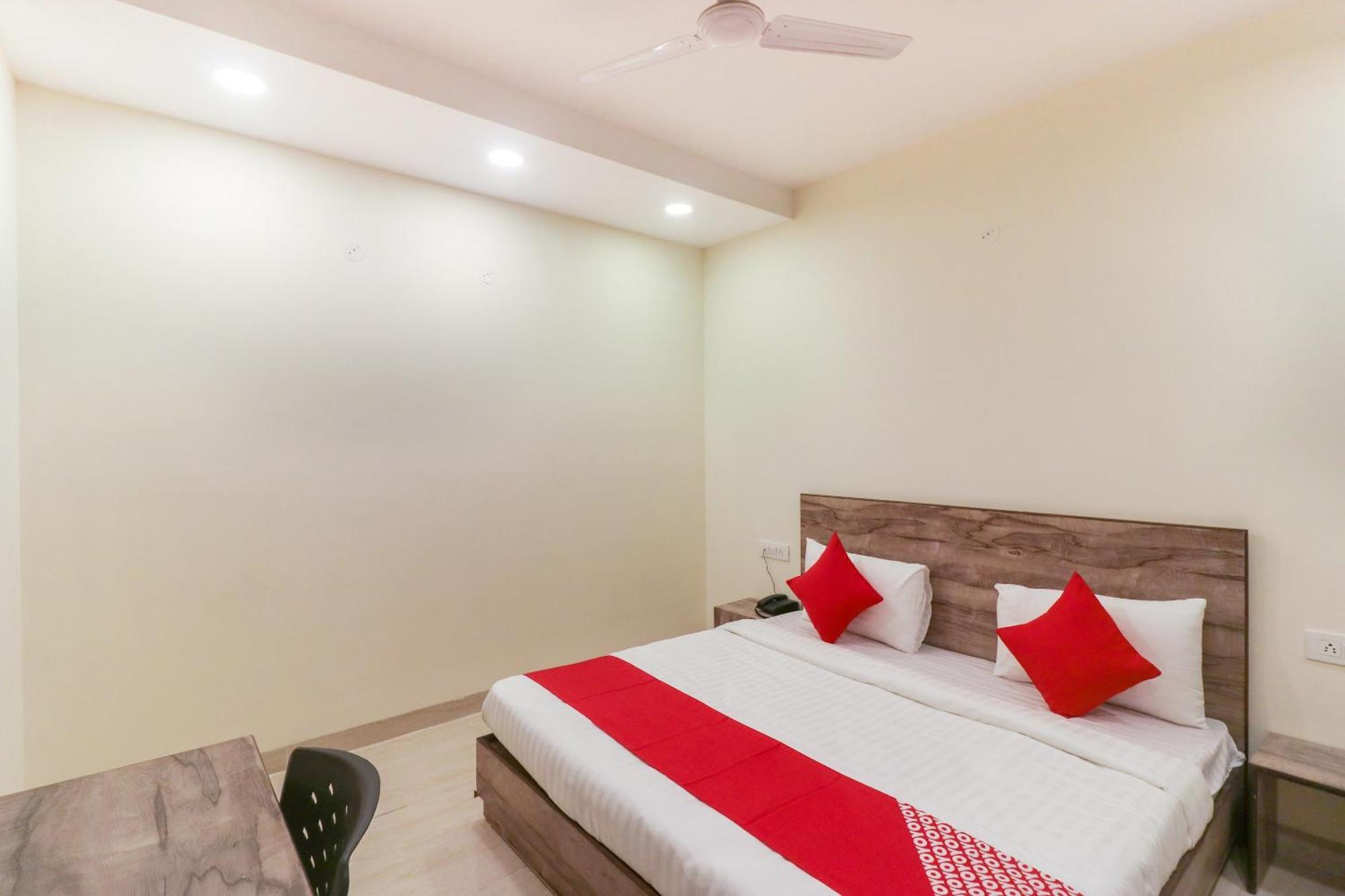 גורגאון Super Hotel O Comfort Residency Near Artemis Hospital מראה חיצוני תמונה