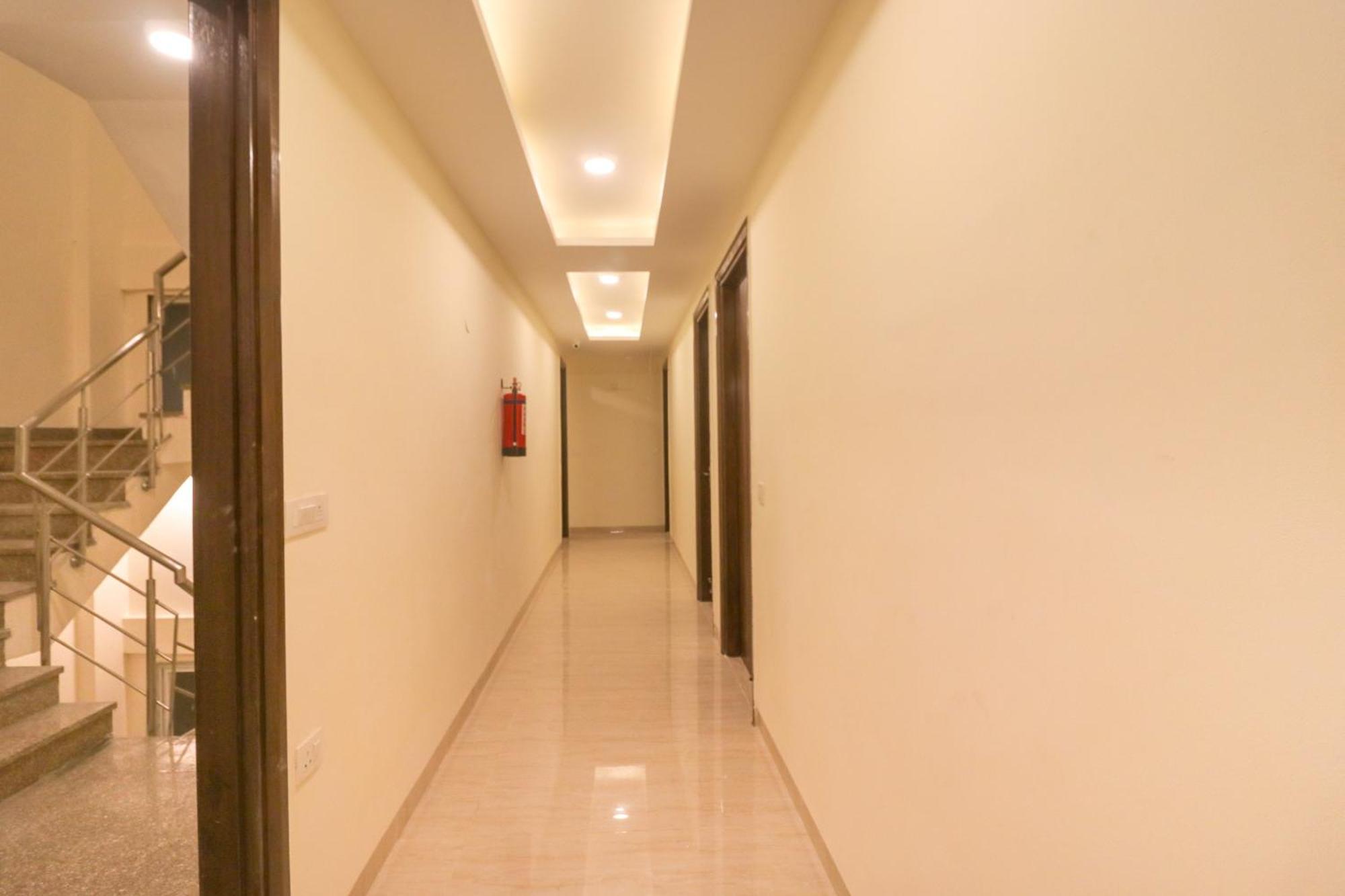 גורגאון Super Hotel O Comfort Residency Near Artemis Hospital מראה חיצוני תמונה