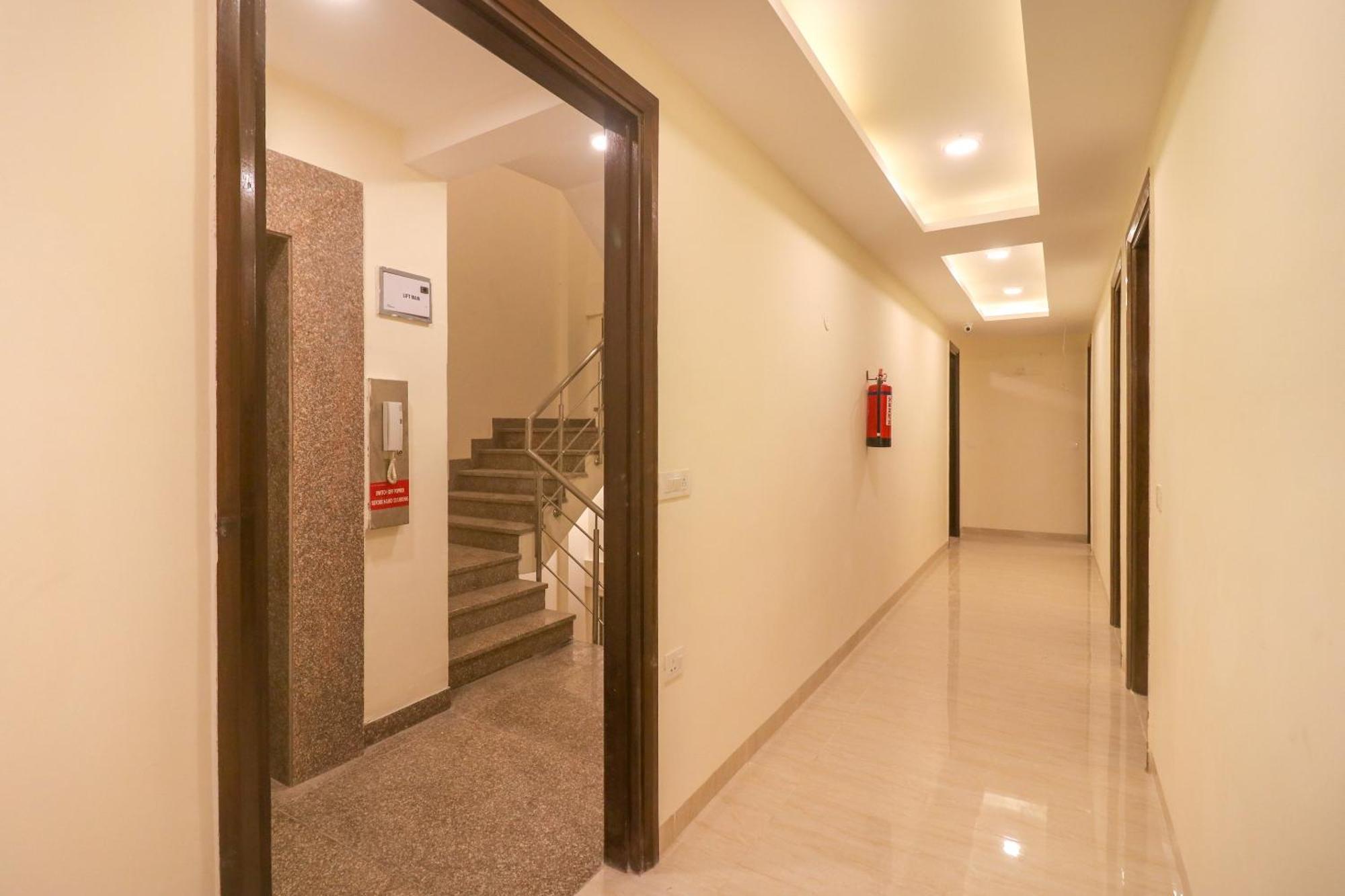 גורגאון Super Hotel O Comfort Residency Near Artemis Hospital מראה חיצוני תמונה